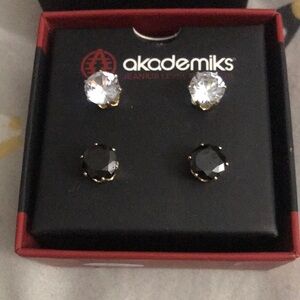 AkaDemiks holiday earrings NWOT